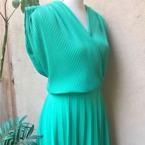 Minty seafoam green vintage dress.